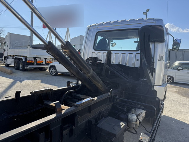 三菱ふそうファイターコンテナ専用車増トン（6t・8t）[写真23]