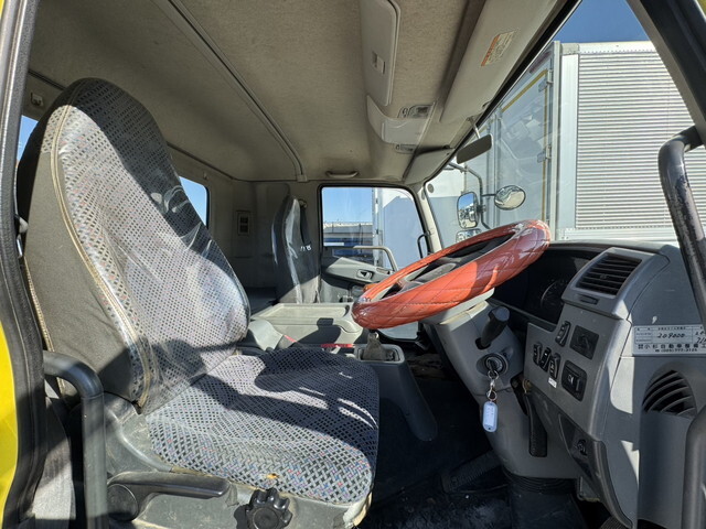 三菱ふそうファイターコンテナ専用車増トン（6t・8t）[写真08]