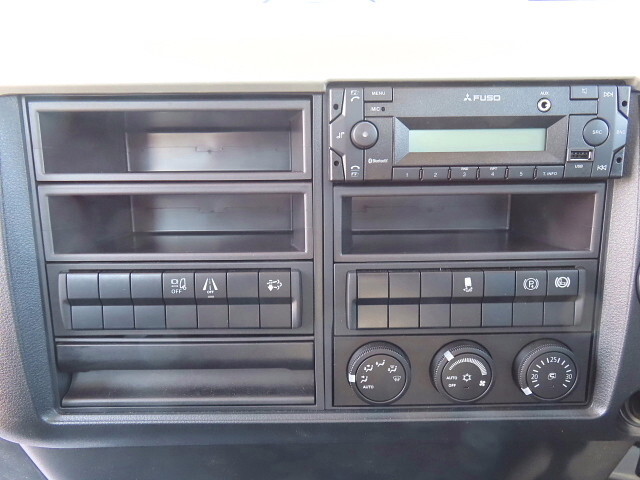 三菱ふそうファイターミキサー車（コンクリートミキサー）中型（4t）[写真20]