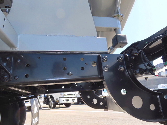 三菱ふそうファイターミキサー車（コンクリートミキサー）中型（4t）[写真09]