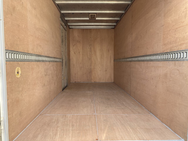 トヨタトヨエースアルミバン小型（2t・3t）[写真06]