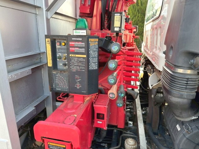 いすゞフォワードクレーン4段増トン（6t・8t）[写真10]