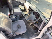 いすゞフォワードクレーン4段増トン（6t・8t）[写真34]