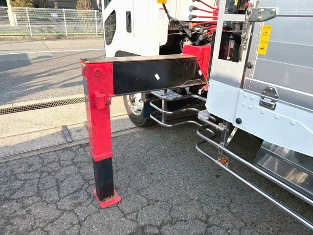 いすゞフォワードクレーン4段増トン（6t・8t）[写真09]