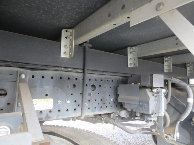 いすゞフォワードアルミバン中型（4t）[写真11]