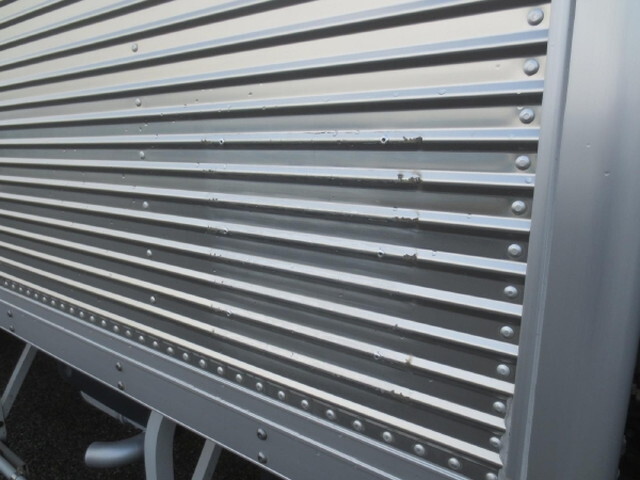 いすゞフォワードアルミバン中型（4t）[写真22]