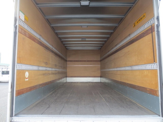 いすゞフォワードアルミバン中型（4t）[写真09]