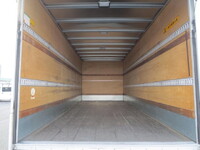 いすゞフォワードアルミバン中型（4t）[写真10]