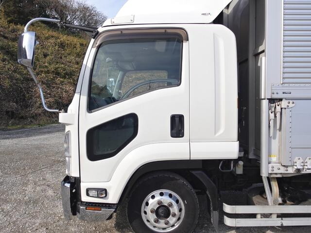 いすゞフォワードアルミウイング中型（4t）[写真11]