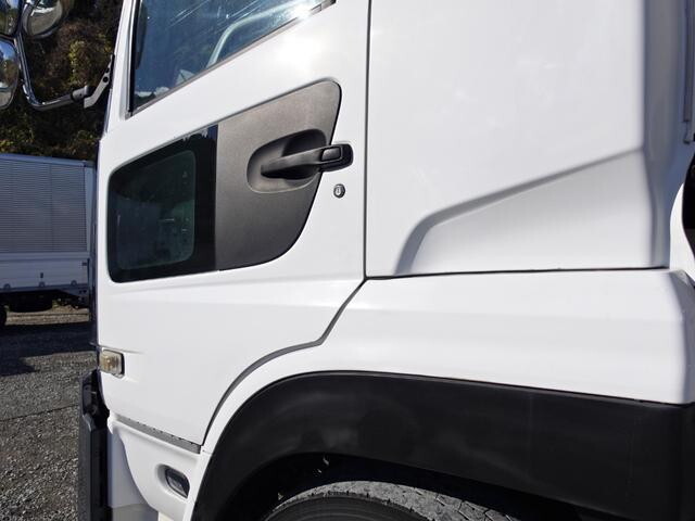 UDトラックスクオンアルミウイング大型（10t）[写真10]