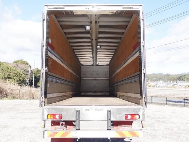 UDトラックスクオンアルミウイング大型（10t）[写真12]