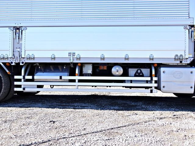 UDトラックスクオンアルミウイング大型（10t）[写真17]