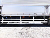 UDトラックスクオンアルミウイング大型（10t）[写真22]