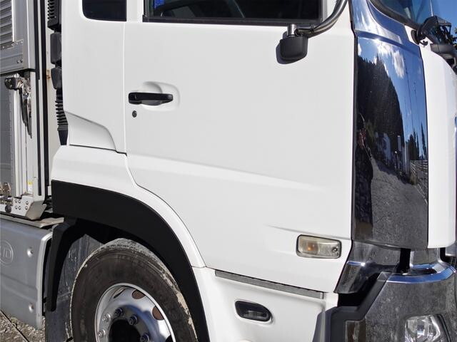 UDトラックスクオンアルミウイング大型（10t）[写真05]