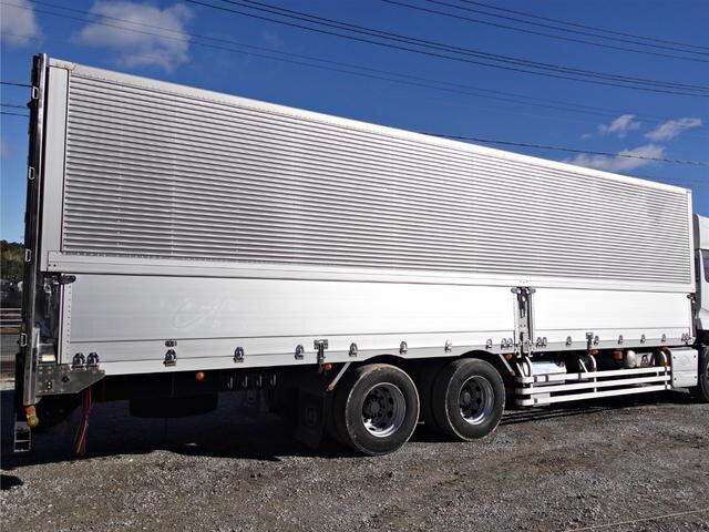 UDトラックスクオンアルミウイング大型（10t）[写真07]