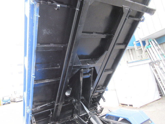 いすゞエルフ三転ダンプ小型（2t・3t）[写真12]