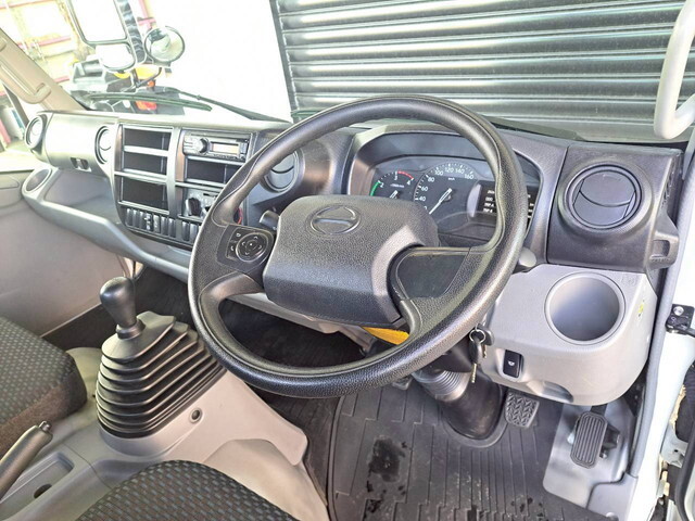 日野デュトロ平ボディ小型（2t・3t）[写真12]