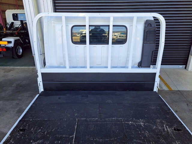 日野デュトロ平ボディ小型（2t・3t）[写真15]