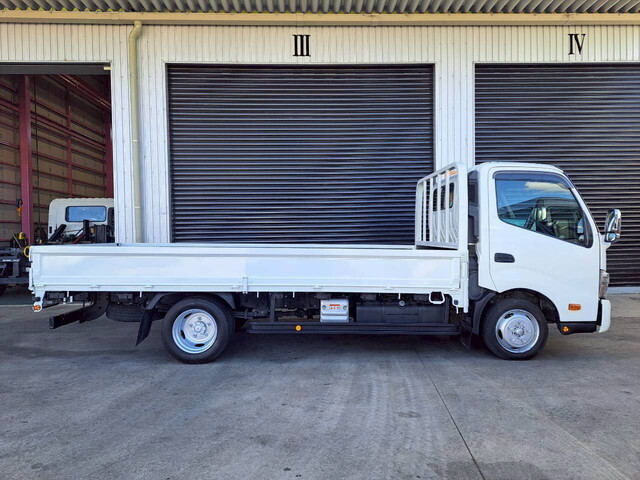日野デュトロ平ボディ小型（2t・3t）[写真08]