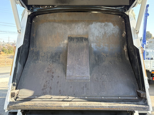 三菱ふそうキャンターパッカー車（塵芥車）小型（2t・3t）[写真15]