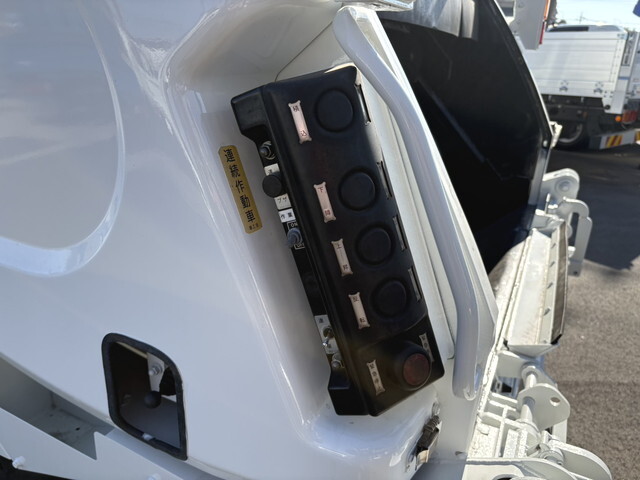 三菱ふそうキャンターパッカー車（塵芥車）小型（2t・3t）[写真17]