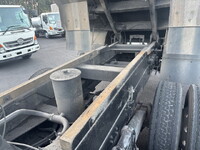 いすゞギガ深ダンプ（土砂禁ダンプ）大型（10t）[写真20]