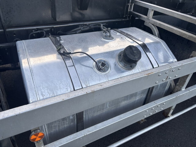 いすゞギガ深ダンプ（土砂禁ダンプ）大型（10t）[写真21]