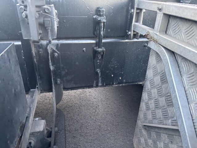 いすゞギガ深ダンプ（土砂禁ダンプ）大型（10t）[写真22]