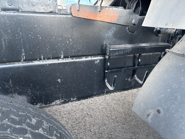 いすゞギガ深ダンプ（土砂禁ダンプ）大型（10t）[写真25]