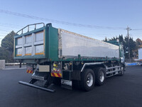 いすゞギガ深ダンプ（土砂禁ダンプ）大型（10t）[写真02]