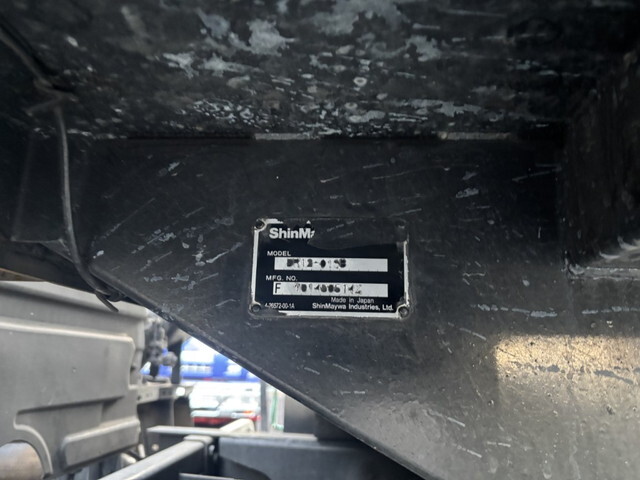 いすゞギガ深ダンプ（土砂禁ダンプ）大型（10t）[写真30]