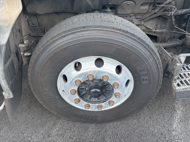 いすゞギガ深ダンプ（土砂禁ダンプ）大型（10t）[写真33]