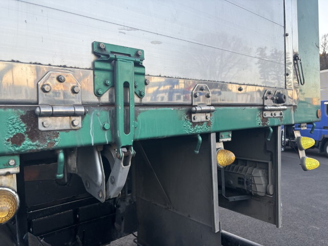 いすゞギガ深ダンプ（土砂禁ダンプ）大型（10t）[写真36]