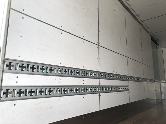 三菱ふそうファイターアルミバン中型（4t）[写真15]