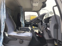 三菱ふそうファイターアルミバン中型（4t）[写真19]