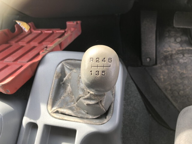 三菱ふそうファイターアルミバン中型（4t）[写真24]