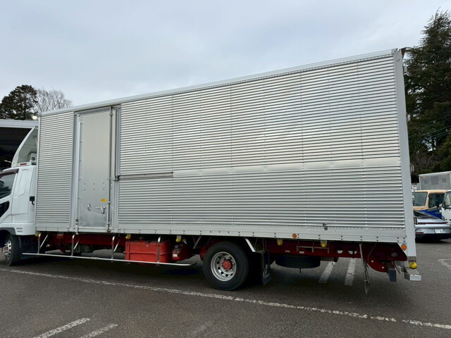 三菱ふそうファイターアルミバン中型（4t）[写真06]