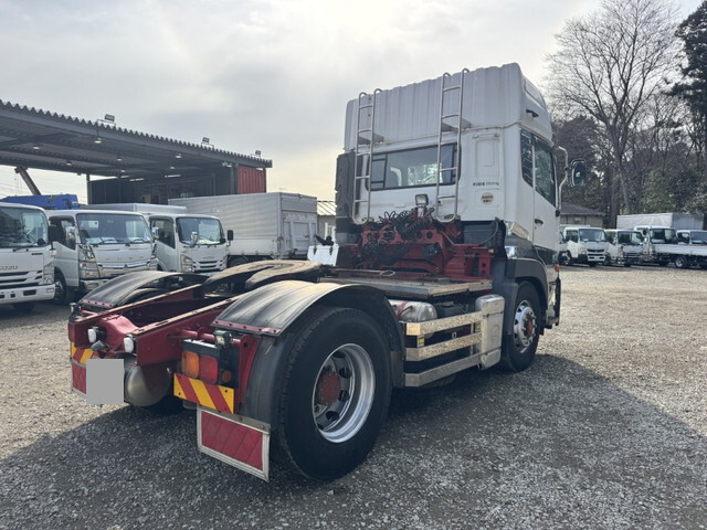 UDトラックスクオントレーラーヘッド（トラクターヘッド）大型（10t）[写真02]