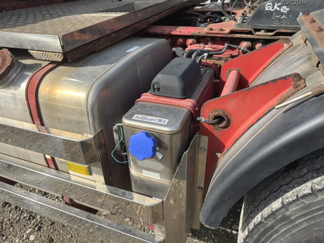 UDトラックスクオントレーラーヘッド（トラクターヘッド）大型（10t）[写真22]