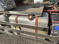 UDトラックスクオントレーラーヘッド（トラクターヘッド）大型（10t）[写真24]