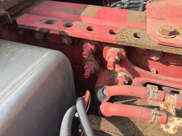 UDトラックスクオントレーラーヘッド（トラクターヘッド）大型（10t）[写真24]