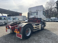 UDトラックスクオントレーラーヘッド（トラクターヘッド）大型（10t）[写真02]