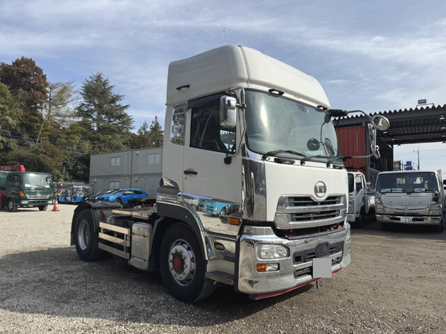 UDトラックスクオントレーラーヘッド（トラクターヘッド）大型（10t）[写真03]