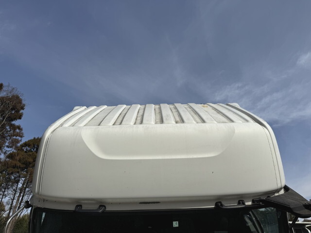 UDトラックスクオントレーラーヘッド（トラクターヘッド）大型（10t）[写真34]