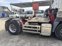 UDトラックスクオントレーラーヘッド（トラクターヘッド）大型（10t）[写真09]