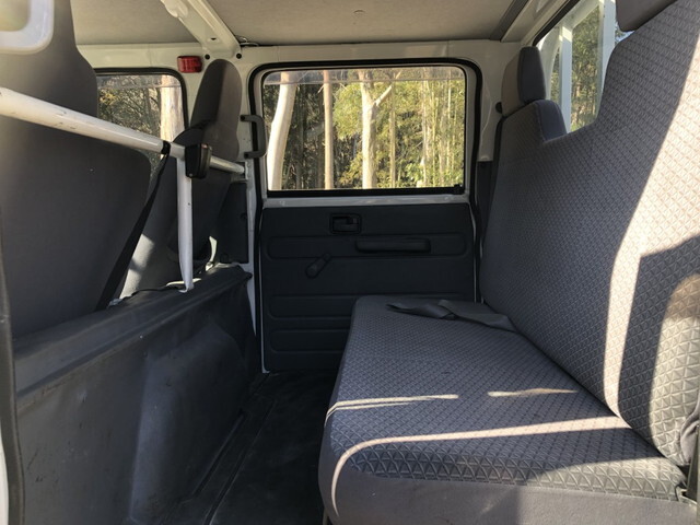 いすゞエルフダブルキャブ（Wキャブ）小型（2t・3t）[写真21]