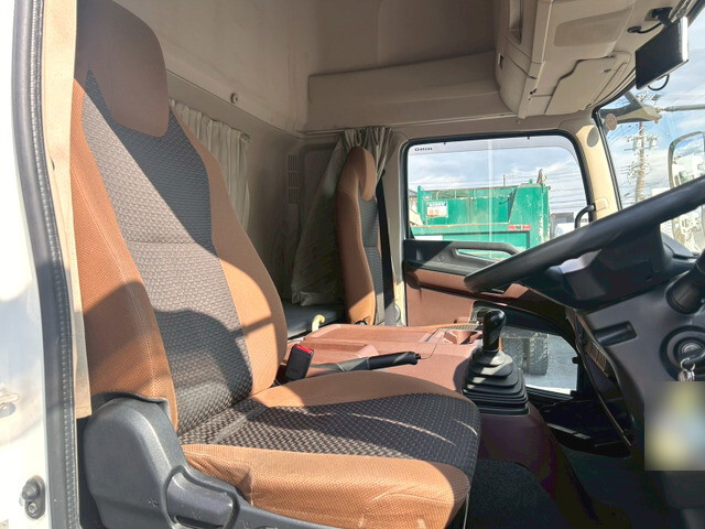 日野レンジャーアルミウイング中型（4t）[写真15]