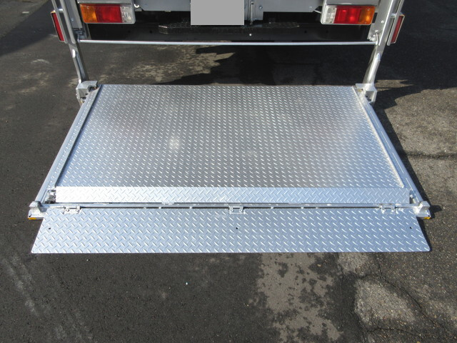 トヨタトヨエースアルミバン小型（2t・3t）[写真13]