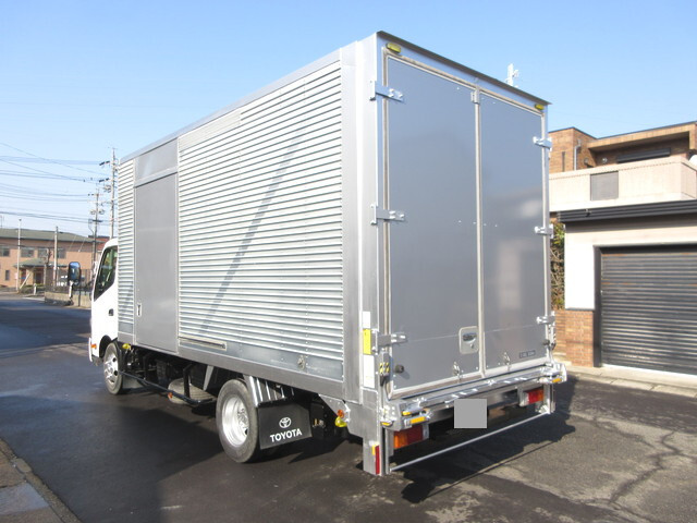トヨタトヨエースアルミバン小型（2t・3t）[写真02]