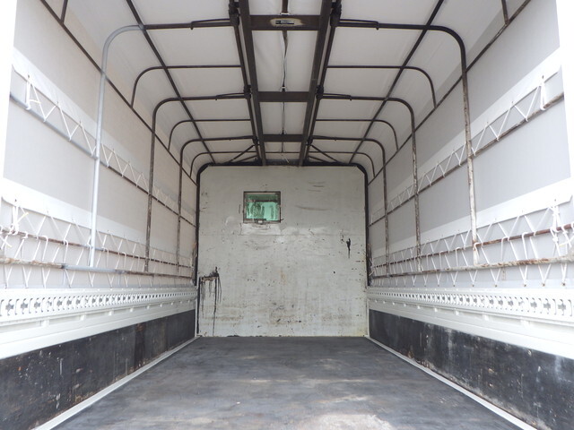 トヨタトヨエース幌ウイング小型（2t・3t）[写真13]